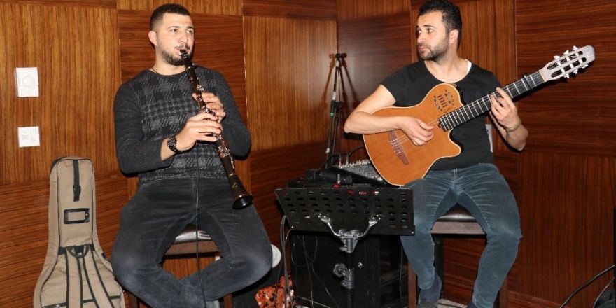 Hilton’da canlı müzik keyfi