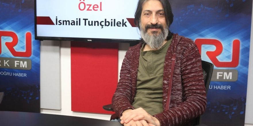 Bağlama virtüözü İsmail Tunçbilek: “Demet Hanım kendi pop şarkılarını okusun”