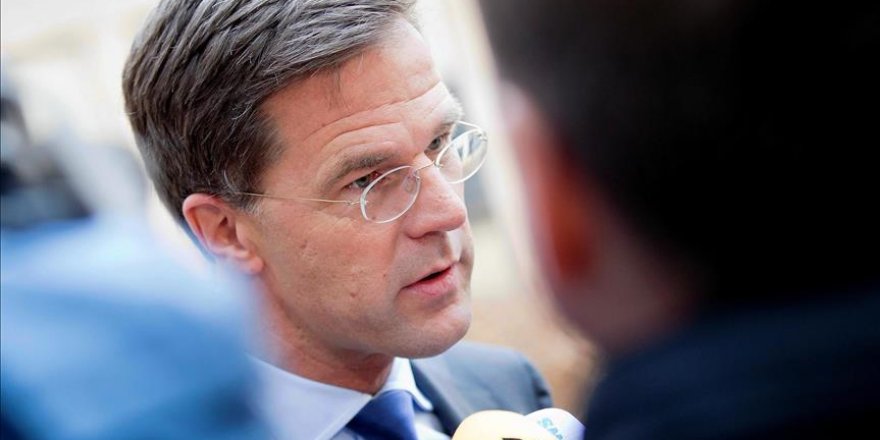 Dutch PM hails Turkey for sticking to refugee treaty