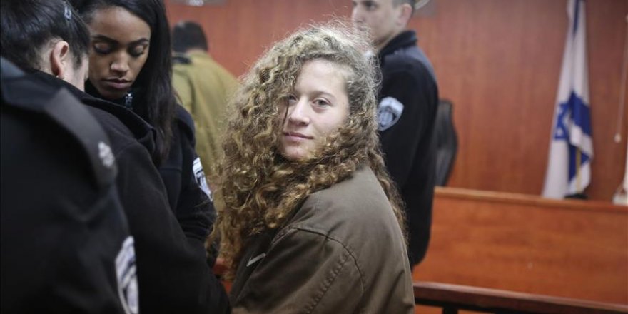 Procès d’Ahed al-Tamimi: les audiences pourraient durer un an (Avocate)