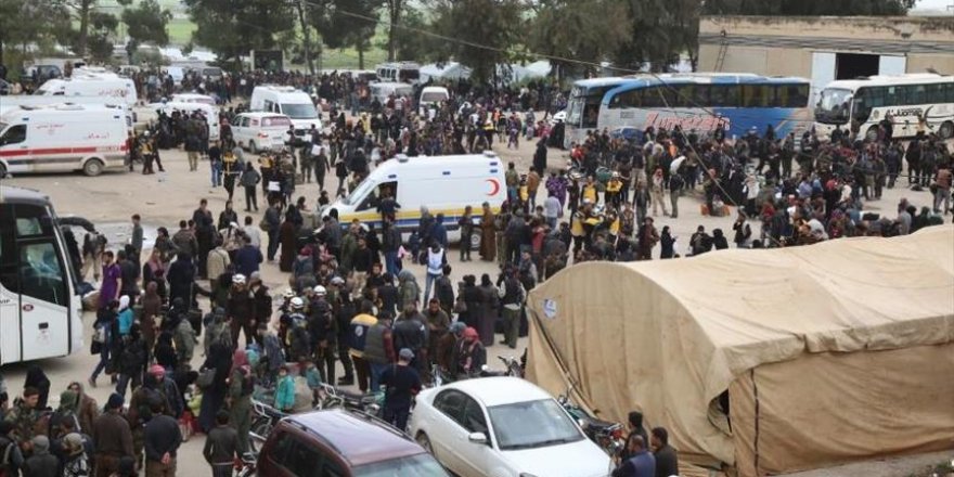 Un troisième convoi de blessés et de combattants de l'Opposition à la Ghouta arrive à Hama