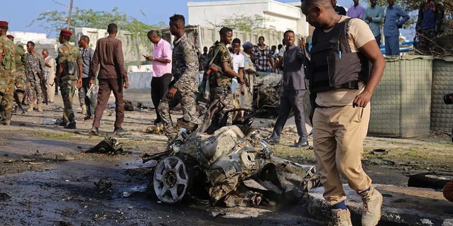 Suicide blast kills 4 near parliament in Somali capital