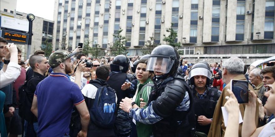 Russia: Shopping mall fire incident sparks protest