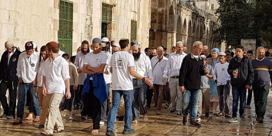 Jérusalem: 381 colons israéliens font irruption dans la mosquée Al-Aqsa