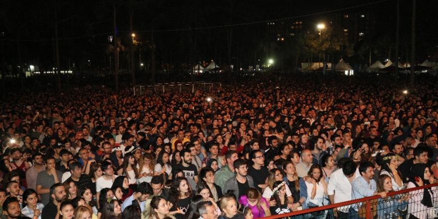 Gitar festivalinin son gününde Adanalı sanatçılar coşturdu