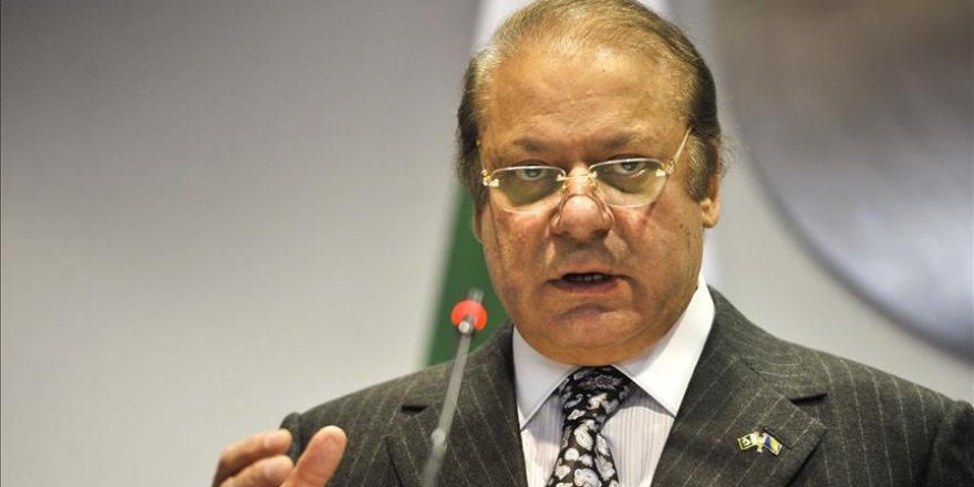 Pakistan: Former PM Sharif barred from office for life