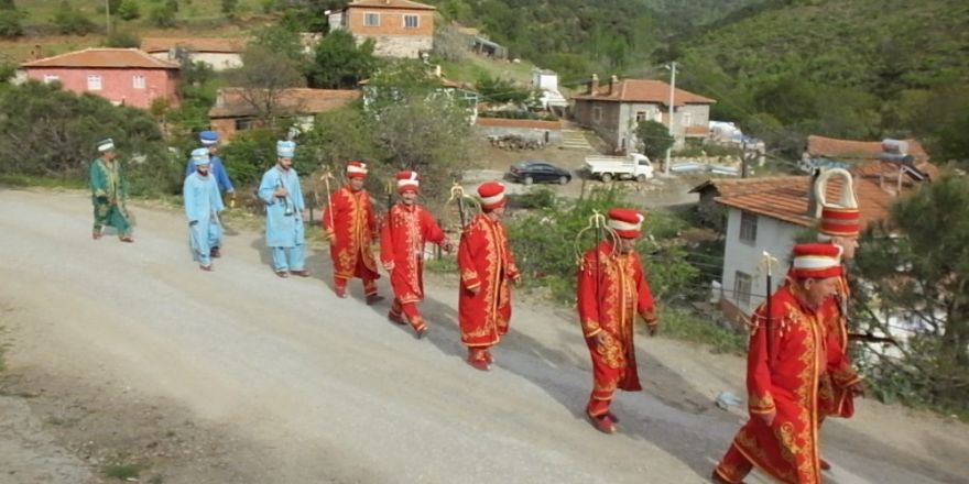 Köyde mehteranlı düğün