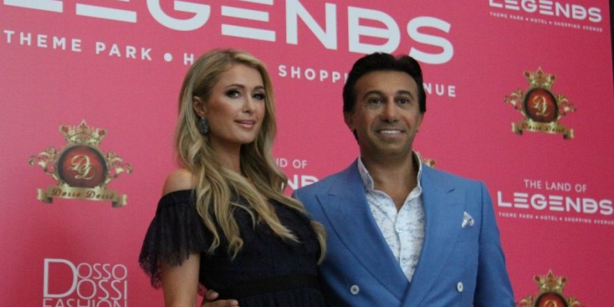 Paris Hilton ailesi ile de Türkiye’ye gelecek