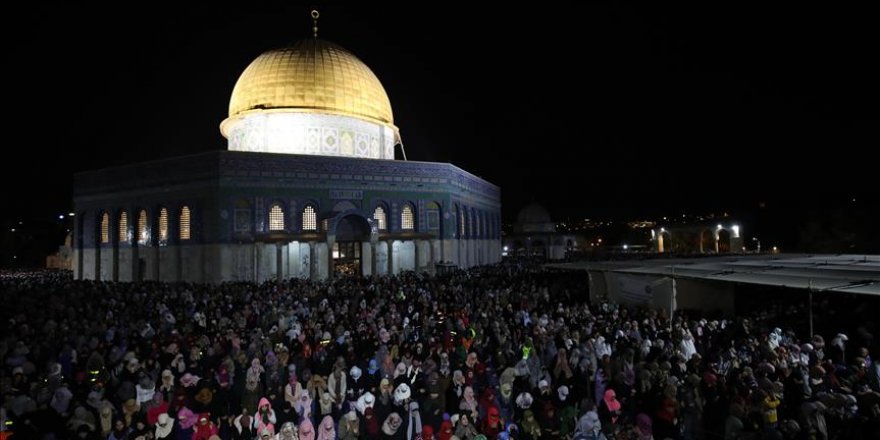 Jérusalem: 350 mille fidèles à la Mosquée Al-Aqsa pour la Nuit du Destin