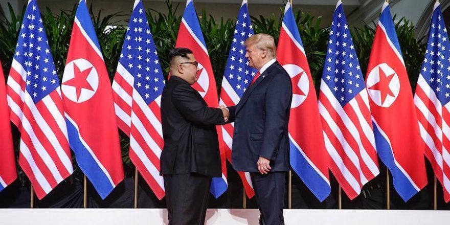 Trump- Kim : Poignée de main historique à Singapour