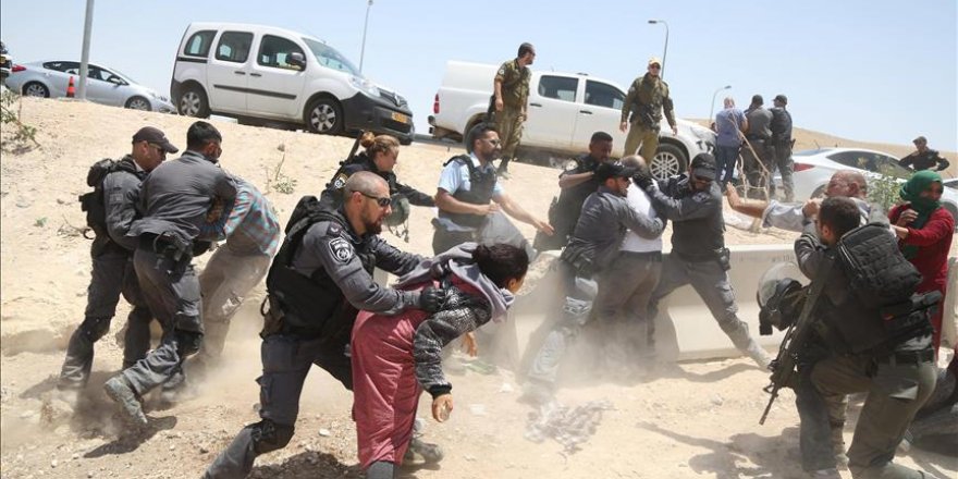 L'armée israélienne réprime une foule de Palestiniens dans l'Est de Jérusalem