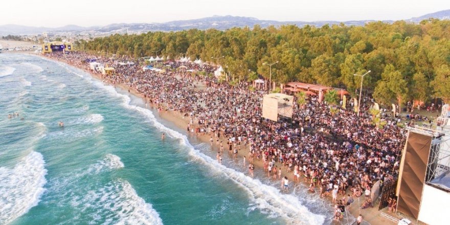 Kuşadası Gençlik Festivali devam ediyor