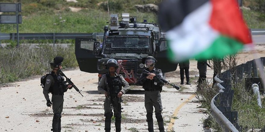 Israeli army besieges W. Bank town after alleged attack