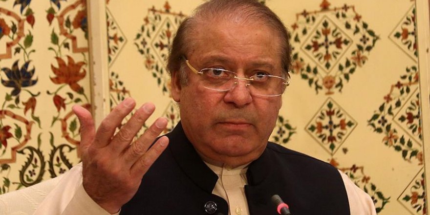 Pakistan: Former premier moves back to prison