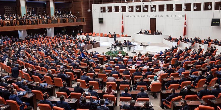 Four Turkish political parties protest US sanctions