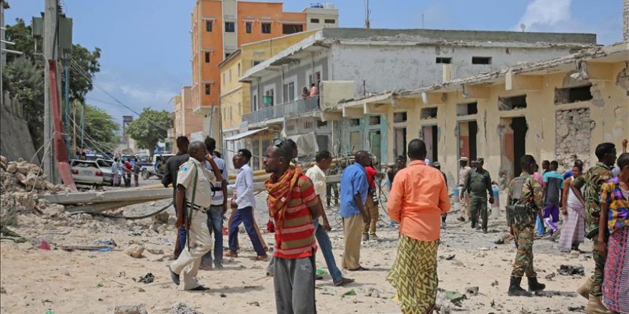 Car bomb blast kills 4 in Somalia's capital