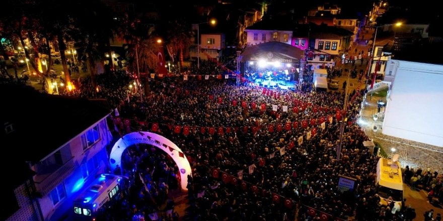 Bursa’da Edip Akbayram coşkusu