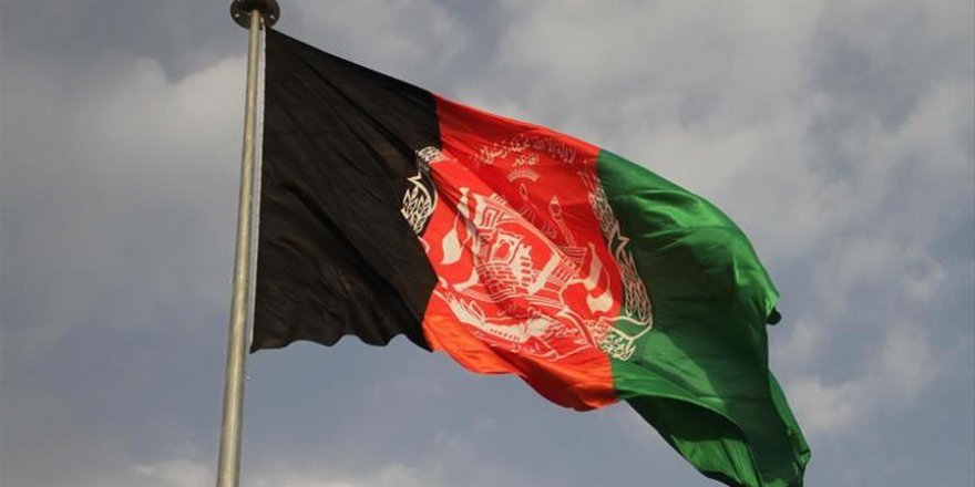 Crash d'un avion militaire en Afghanistan: 20 morts