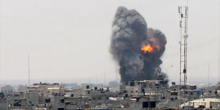 Israeli jets strike positions in Gaza as tensions mount