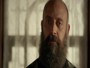 Halit Ergenç'in sakalına muhteşem teklif!