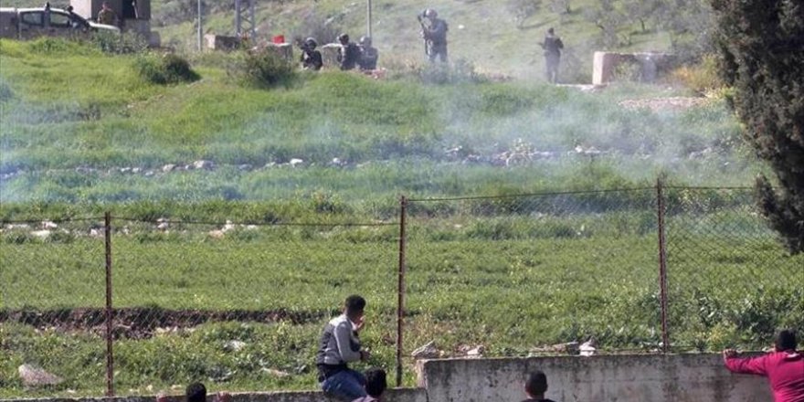 Israeli forces teargas protesters near Nablus shrine