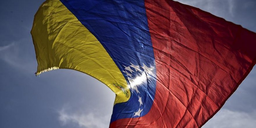 Colombie/Venezuela: Expulsions mutuelles de diplomates