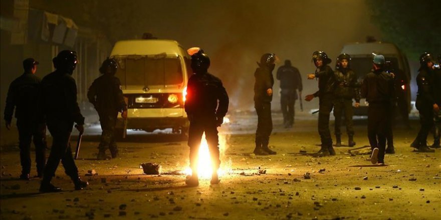 Tunisie: affrontements nocturnes entre la police et des manifestants à Kasserine (centre-ouest)