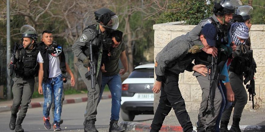 14 Palestinians arrested in West Bank raids