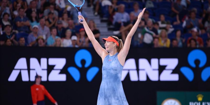 Sharapova beats Wozniacki at Australian Open