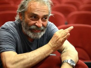 Haluk Bilginer: Atatürk'e tapınmaktan vazgeçemedik