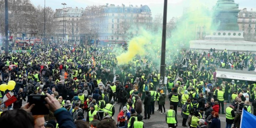 France/Gilets Jaunes: des milliers de manifestants mobilisés pour l’acte 14