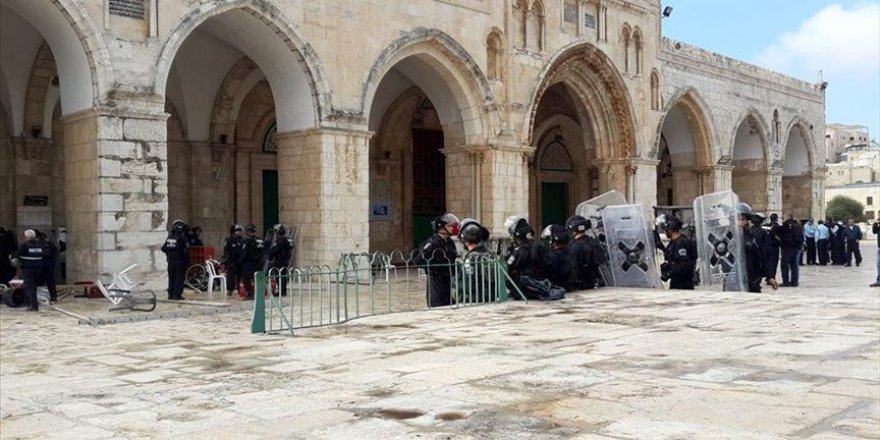 Israël cadenasse par des chaines en acier l'entrée de la miséricorde de la mosquée al-Aqsa