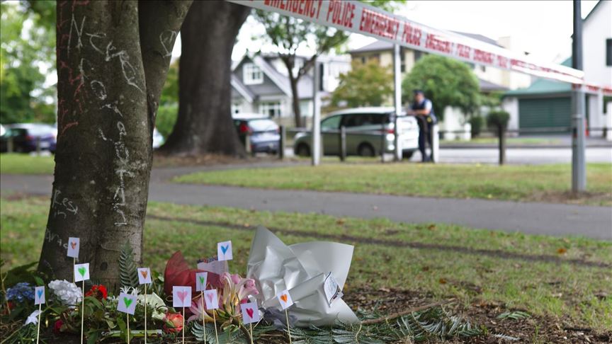 New Zealand PM visits Muslim community in Christchurch