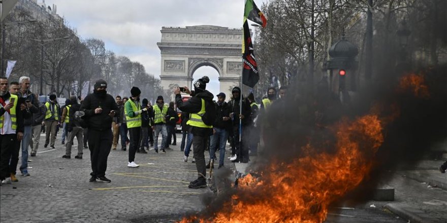 France/Gilets jaunes: des scènes de chaos en plein Paris en marge de l'acte 18