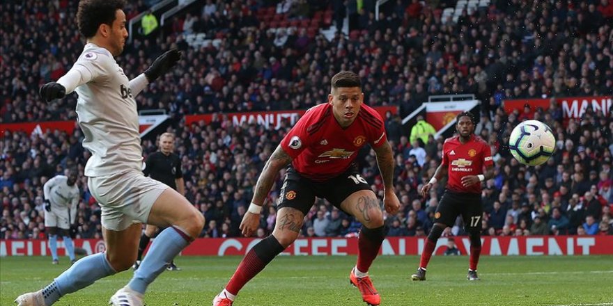 Manchester United, deplasmanda Chelsea'yi iki golle geçti