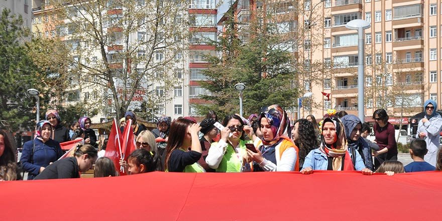 Kadınlardan "Çocuk İstismarına Hayır!" yürüyüşü düzenlendi