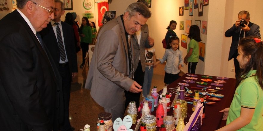 Miniklerin sergisi büyük beğeni aldı