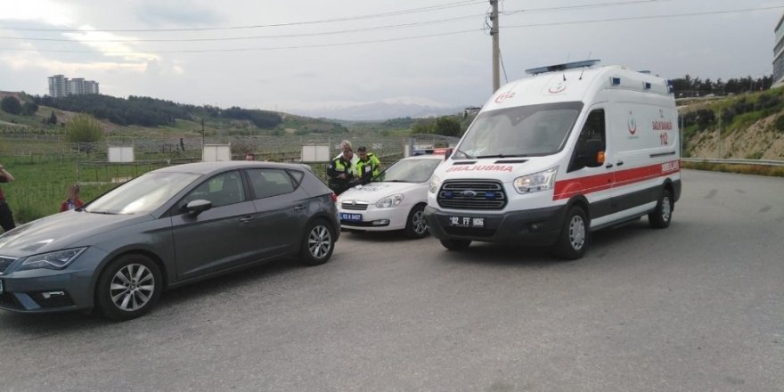 Yolcu otobüsü ile otomobil çarpıştı, 1 yaralı
