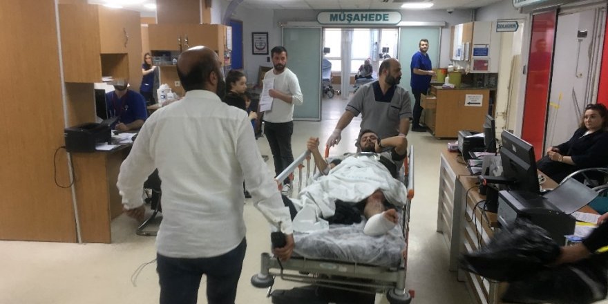 Yolda yürürken husumetlisi silahla vurdu