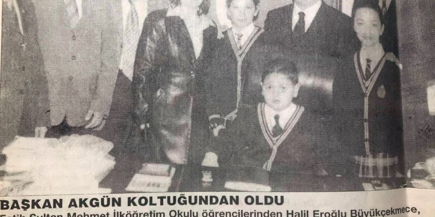 23 yıl önce koltuğunu devrettiği Halil’i mutlu gününde de yalnız bırakmadı