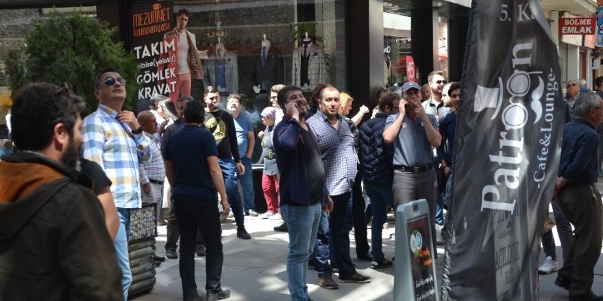 Kuşlar trafoyu patlattı, kentin elektriği kesildi