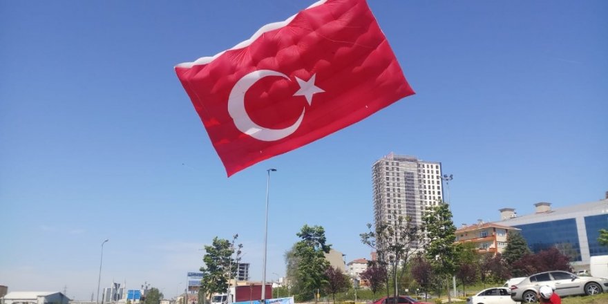 Bağcılar’da gökyüzünü uçurtmalar kapladı