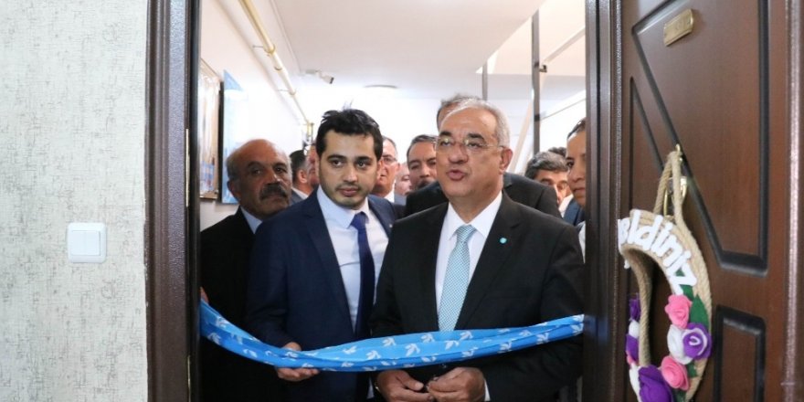 DSP’de komedi gibi açılış