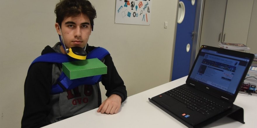 Amcası için çene ile çalışan mouse tasarladı