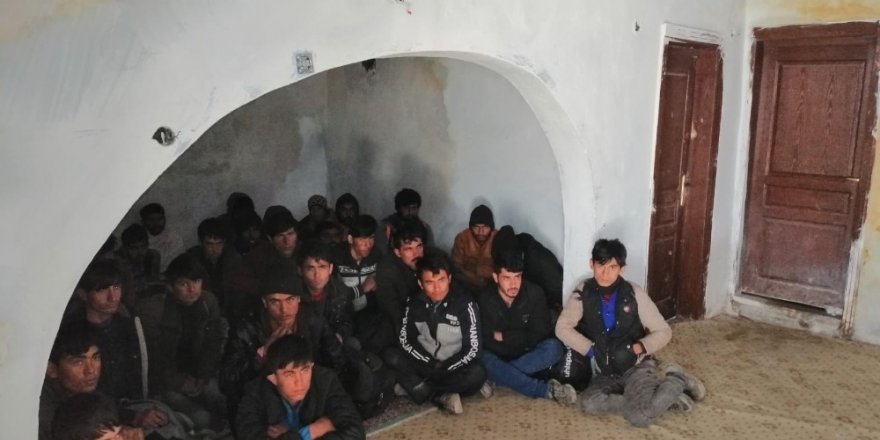 Metruk binada 36 kaçak göçmen yakalandı