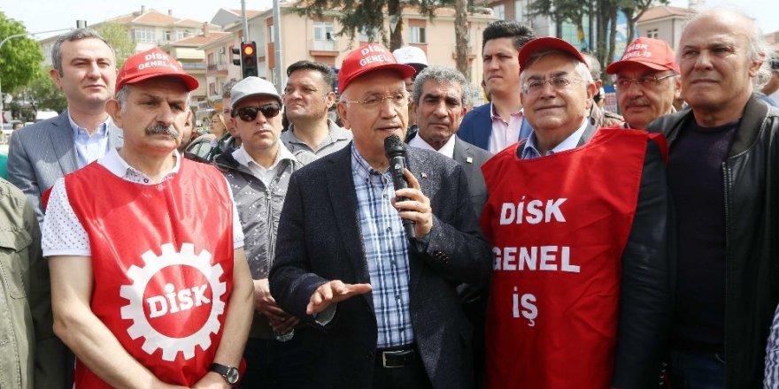 Başkan Yaşar: "Tüm emekçi kardeşlerimin 1 Mayıs Emek ve Dayanışma Günü’nü kutluyorum”