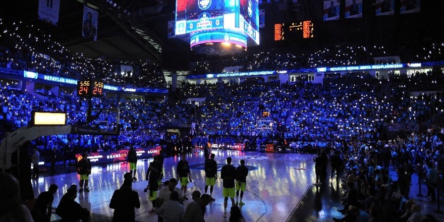 Anadolu Efes - Barcelona maÃ§ sonucu: 80-71 ile ilgili gÃ¶rsel sonucu