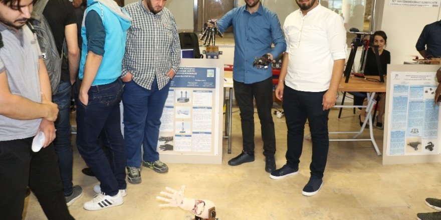 Ülkelerindeki savaş mağdurları için ’Robotik Yürüyen El’ yaptılar
