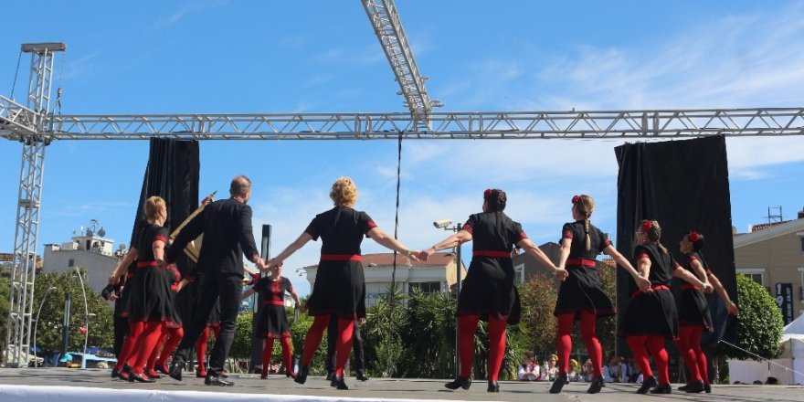 Uluslararası Marmaris Halk Dansları Festivali başladı