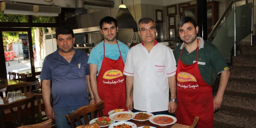Köyden gelip seçtikleri meslekle gençlere umut oldular